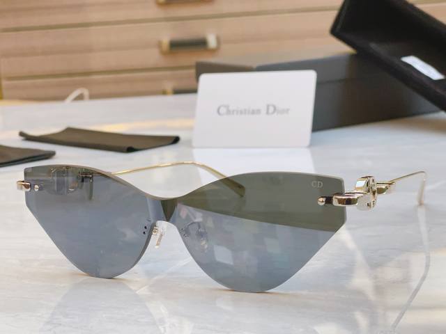 Dio* Dior New Sunglasses, Model: Cdchainm1U, Size: 140Mm X 0-135Mm