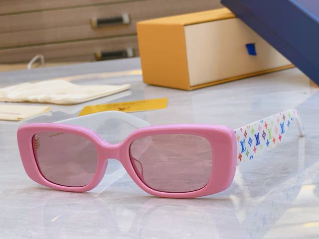 Louis Vuitto* Louis Vuitton New Sunglasses, Model: Z2711W, Size: 53Mm X 20-145Mm