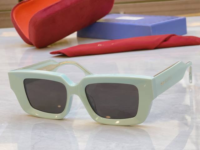 Gucci New Sunglasses, Gg1529S, Size: 54Mm 18-145