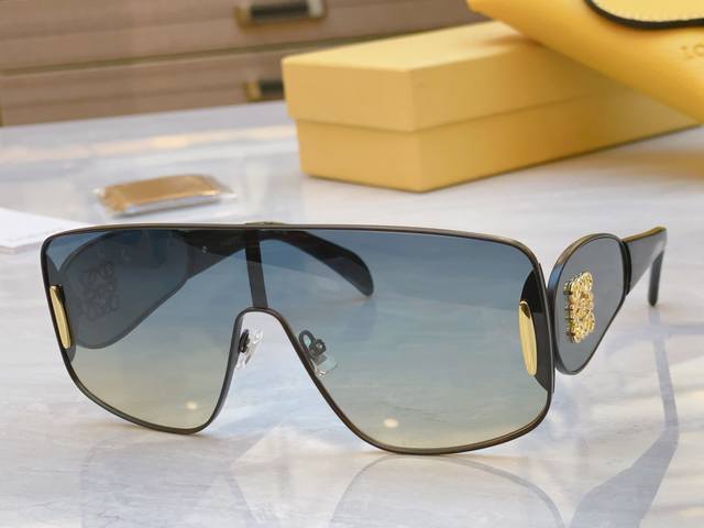 Loewe New Sunglasses, Model: Lw5092S, Size: 141Mm 0-142Mm