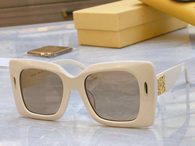 Loew* Louis Vuitton New Sunglasses, Model: Lw5096S, Size: 53Mm 21-145