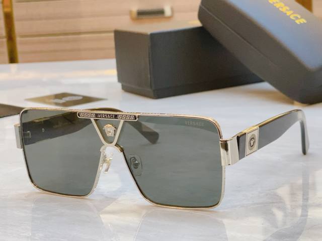 Versac* Versace New Sunglasses, Model: Ve 6739, Size: 138Mm 0-145