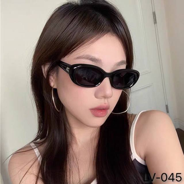 Louis Vuitton* 2025 New Retro Small Frame High-End Sunglasses, Unisex Versatile