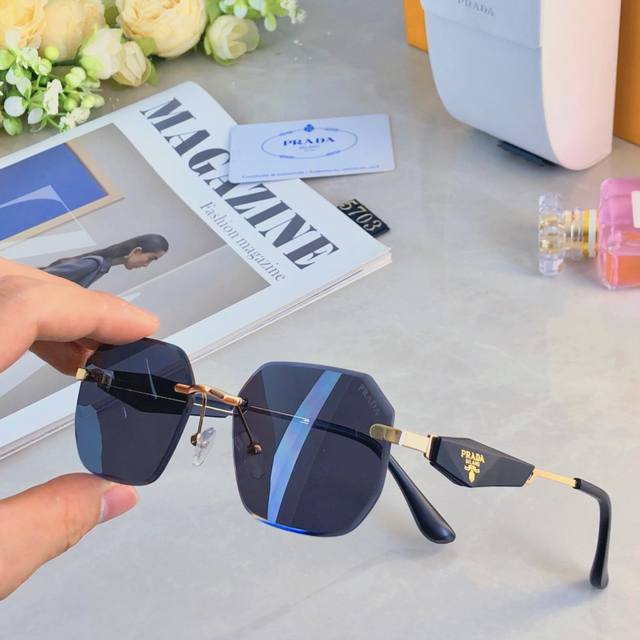 Prada* Metal Edged Fashionable Frameless Sunglasses For Sun Protection, High-Qua