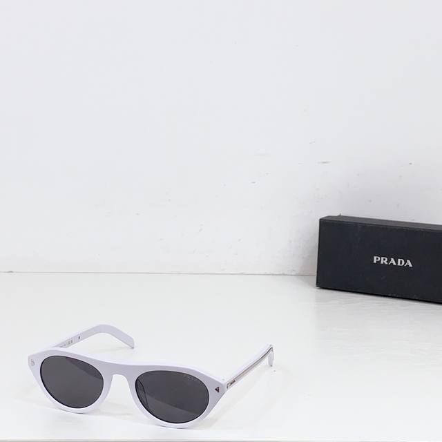 Prada Mod: Spr B15 Size: 51 21 145