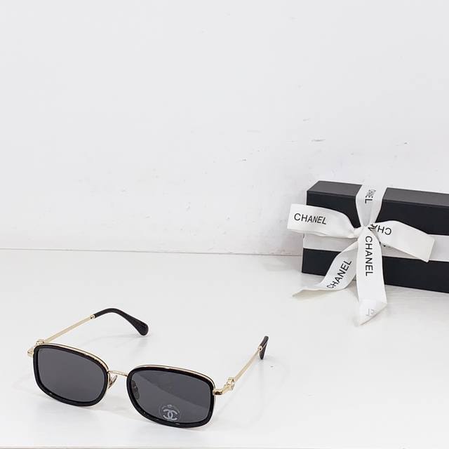 Chanel* Model: Ch2221 Size: 56 Cm 18-142
