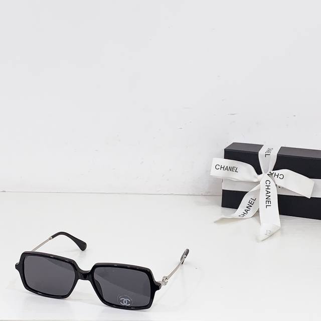 Chanel* Model: Ch3487 Size: 56 Cm 17-142
