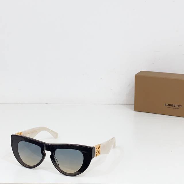 Burberr* Model: Be4422U Size: 59Mm 19-130