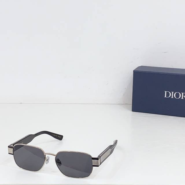 Dio*Model: Christian Dior Label S2U Size: 55 18-145