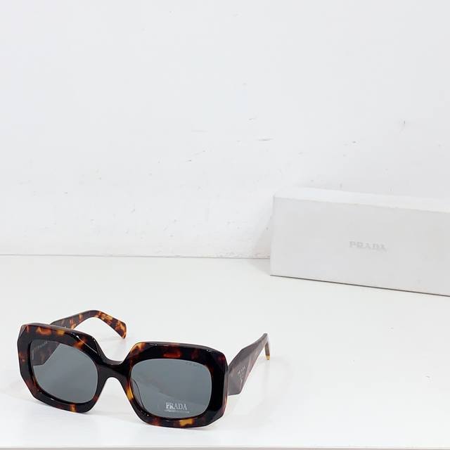 Prada Model: Oprb23S Size: 56 Ports 19-145
