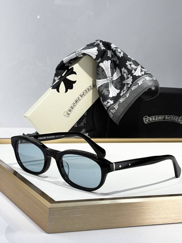 Chrome Hearts Model: Elc Size: 50Mm 21-142