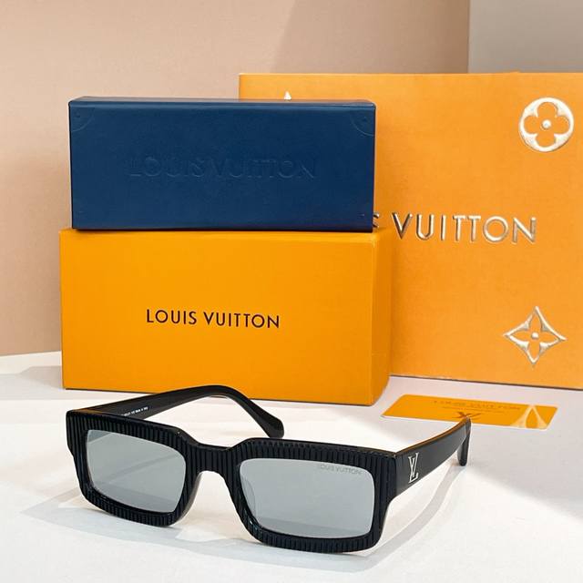 Louis Vuitto*Model: Z2510U Size: 53Mm 22-145