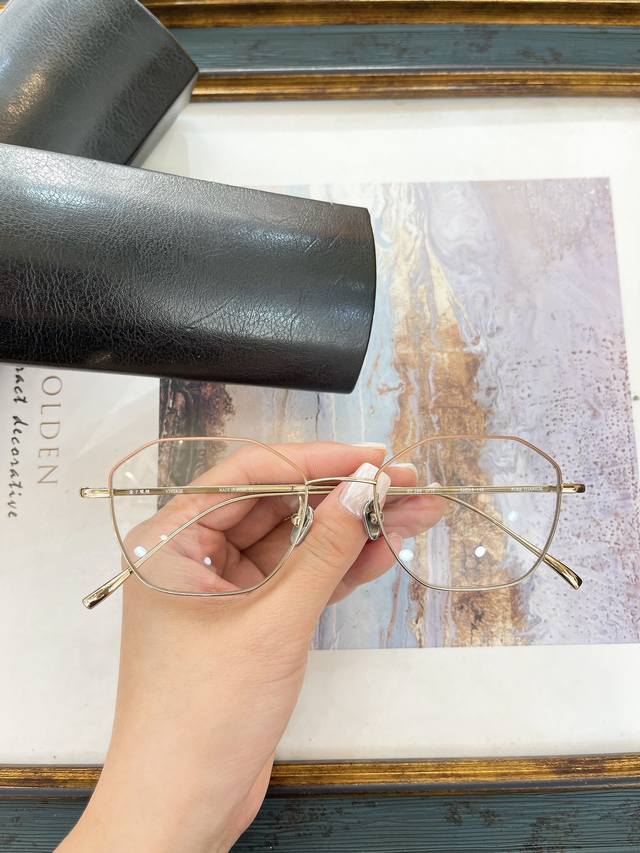 Vintage Gold Eyewear Model: Kv 266 Size: 52Mm 18-148 Titanium~~High Quality~~