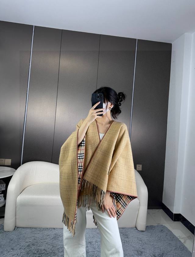 Available Now On The Official Website! Burberry Limited Edition Cape Shawl! Pack