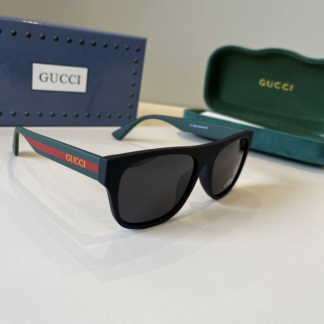 Gucci 2025 Official Early Spring New Arrival, Celebrity-Endorsed New Large-Frame