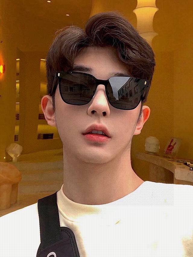 Gucci New Arrival One-Piece Driving Sunglasses, Must-Have For Travel, Same Style