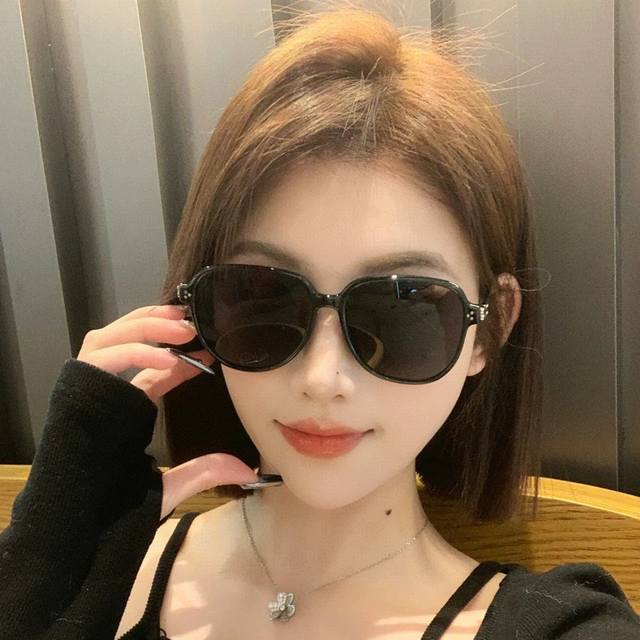 Gucci 2025 Spring New Arrival, Trendy Bestseller, Fashionable Square Frame Polar