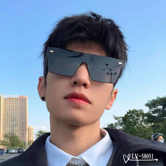 Louis Vuitton - Lv . Polarized Resin Lenses . Tr Frame, Lightweight And Comforta
