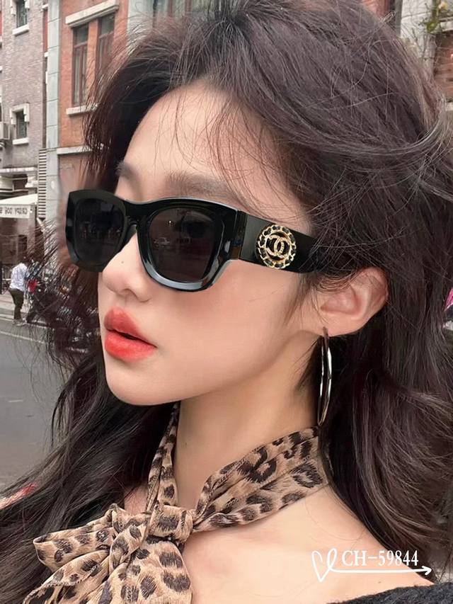French Chanel . Polarized Lenses Made From Polaroid Resin .