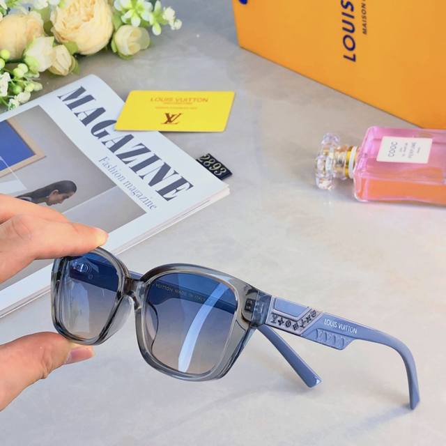 Louis Vuitto* 2025 New Retro Small Frame Personalized Sunglasses Influencer-Styl