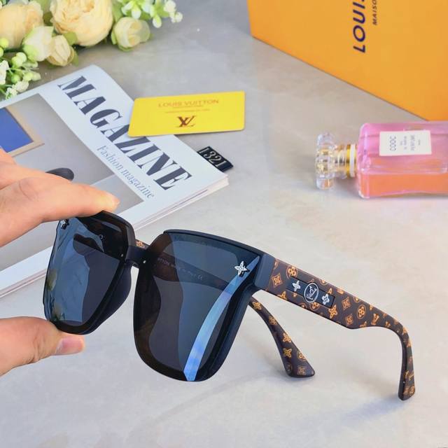 Louis Vuitto* Square Polarized Sunglasses, Fashionable, Trendy, Sporty, Driving,
