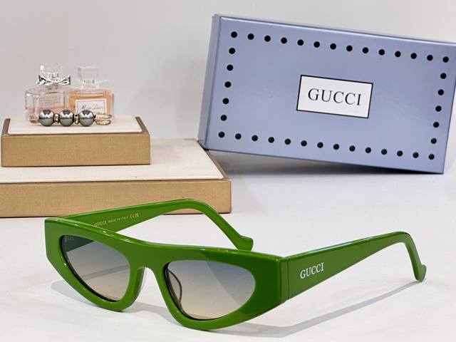 Gucci Model: Gg1650 Size: 52-19 145