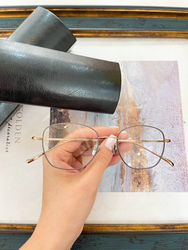 Vintage Gold-Plated Glasses Model: Kv 261 Size: 51Mm 18-148 Titanium ~~ High Qua