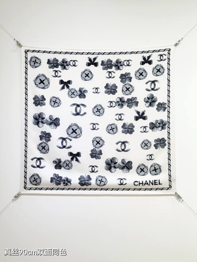 Scc2529 18-Meter Double-Sided 90X90Cm Twill Silk Chanel