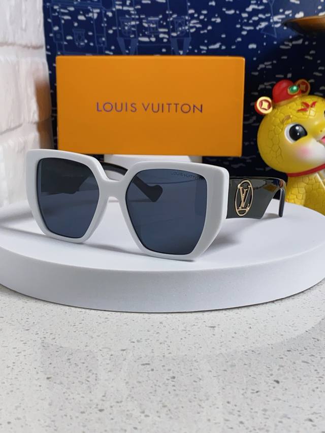 Lv Louis Vuitton 2025 New Arrival European And American Style Large Frame Luxury