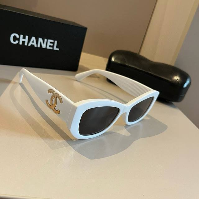 Chanel Sunglasses, Many Celebrity Favorites, Chanel New Large Frame Sunglasses,