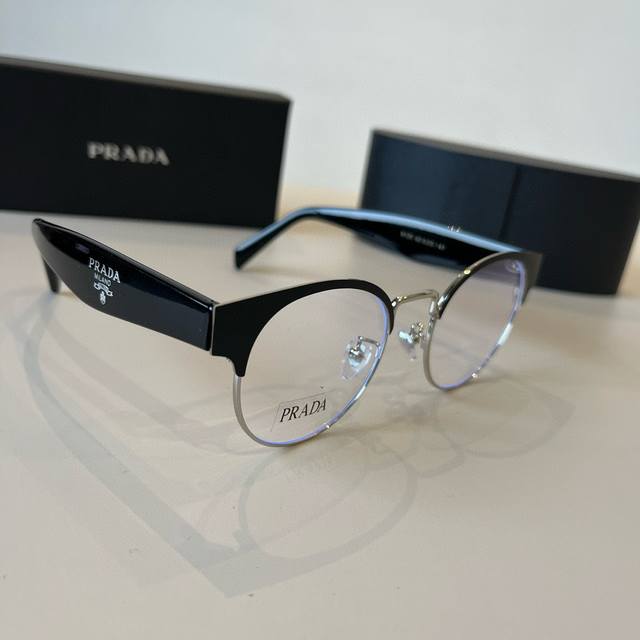 Prada Optical Glasses, A Must-Have For Those Who Prefer A Natural Look