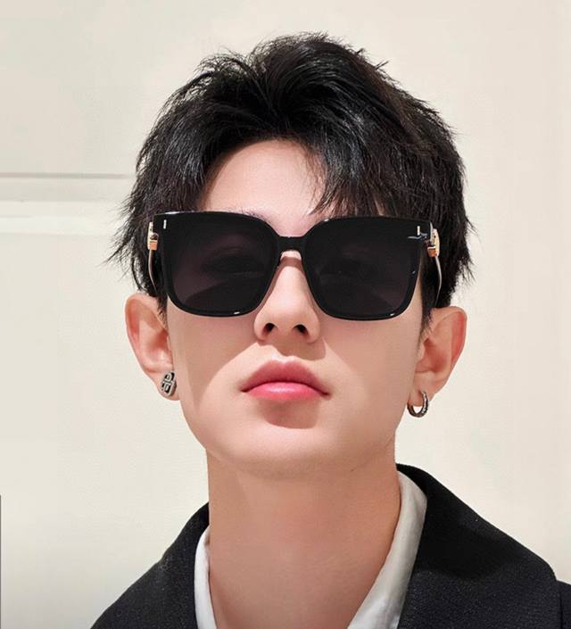 Original Version - Burberry Viral Bestseller Classic Luxury Global Style [Kiss]