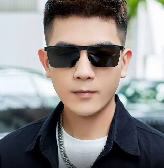 Lv 2025 New Men's And Women's Couple Sunglasses, Multi-Angle Sunglasses With Ip