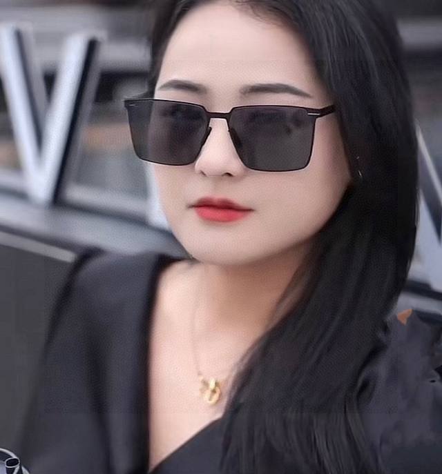 Gucci 2025 New Men's And Women's Couple Sunglasses, Multi-Angle Sunglasses With