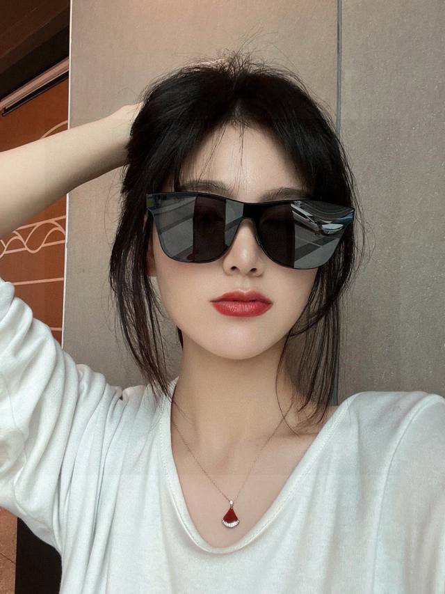 Gucci 2025 Spring New Arrival One-Piece Sunglasses, Oversized Frames For Men And