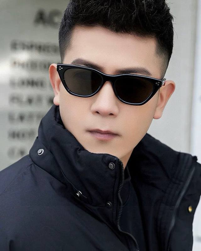 Balenciaga 2025 Spring New Arrival One-Piece Frame Sunglasses, Unisex Small Fram