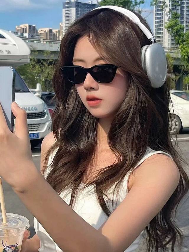 Gucci 2025 Spring New Arrival One-Piece Sunglasses, Unisex Oversized Frame, Tren