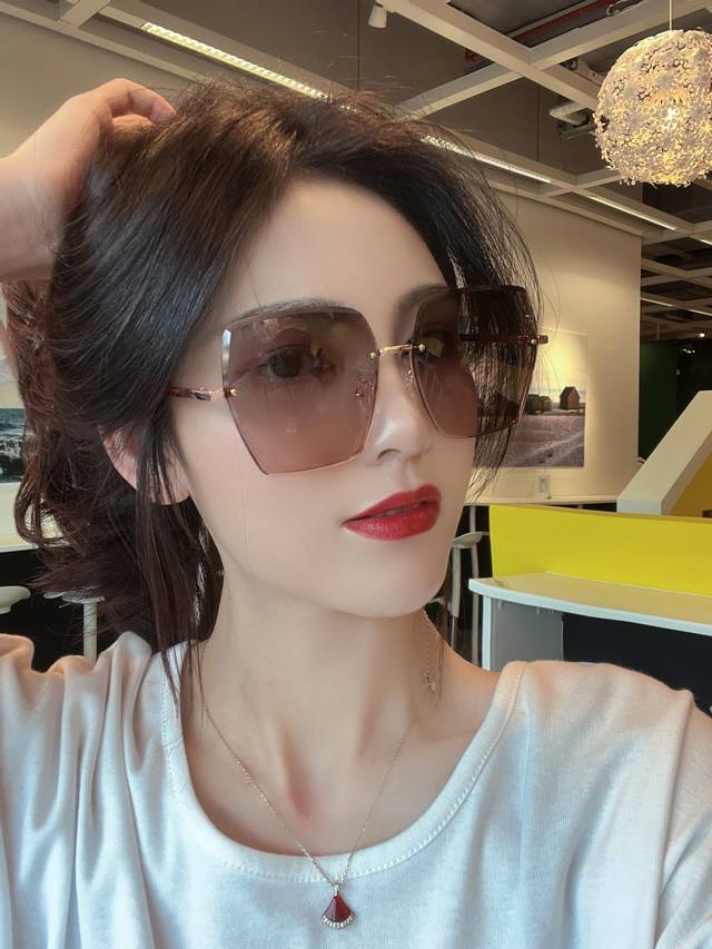 Gucci Italian Import 2025 Fashion Luxury Decorative Sunglasses, Nylon Hd Sunglas