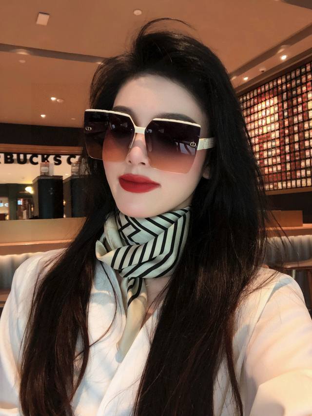 Dior 2025 Spring New Arrival Trendy Bestseller Fashionable Square Frame Sunglass