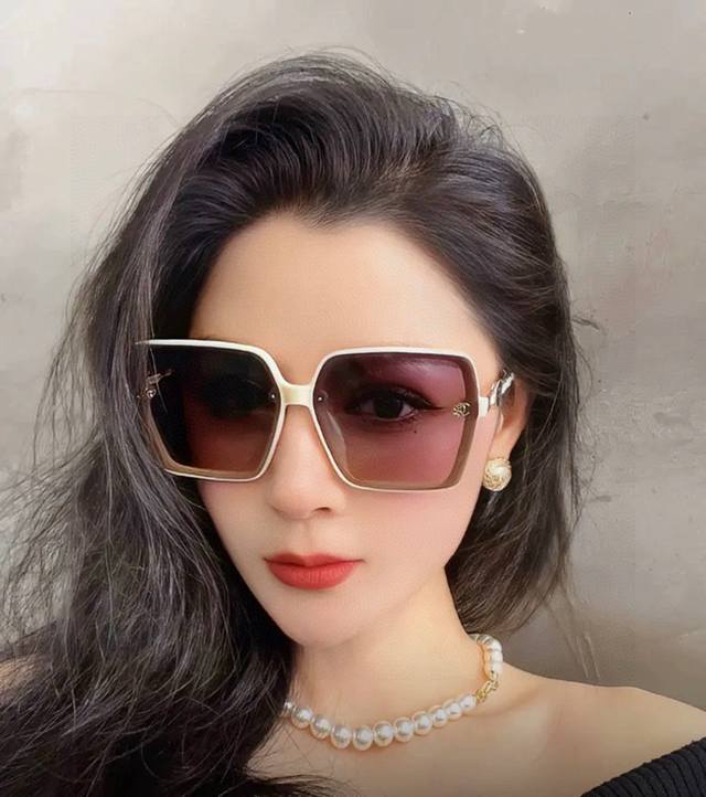 Chanel 2025 Spring New Arrival Sunglasses Trending Among Influencers, Exuding Co