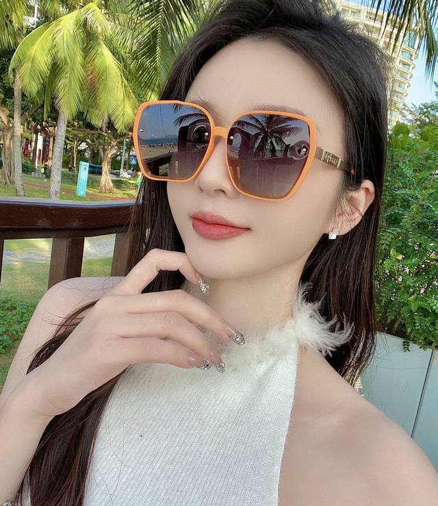 Fendi 2025 Spring New Arrival Trendy Bestseller Fashionable Square Polarized Sun