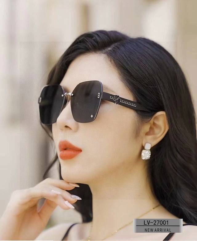 Louis Vuitton - Lv . Polarized Resin Lenses . Tr Frame - Lightweight And Comfort