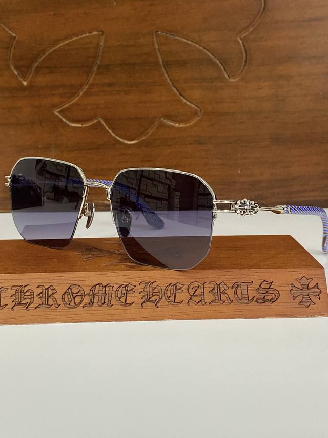New Sunglasses, Exclusive Debut Chrome Heart, Exquisitely Engraved Patterns, Hig