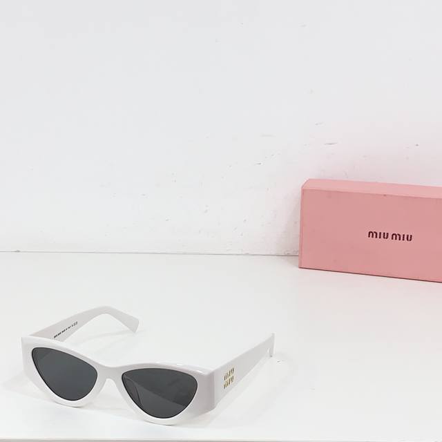 Miu Miu* Model: Sm06Y Size: 54-16-140
