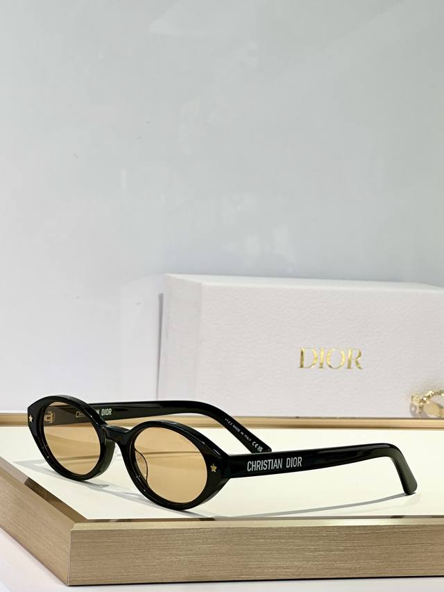 Dior Model: Diorpacific R1I Size: 54 Mouth 18-140