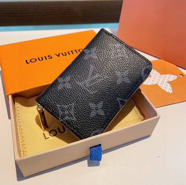 Lv Vintage-Style Card Holder And Key Case, Classic Vintage-Style Card Holder And