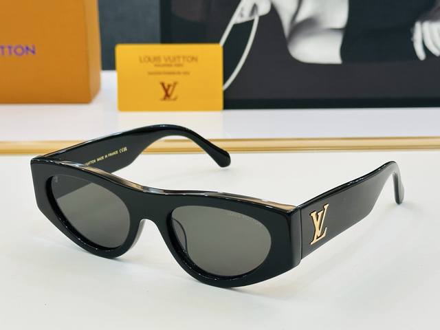 Louis Home Z2181U Size: 54-20-150 Vibrant, Showcasing Unique Personality And Ele