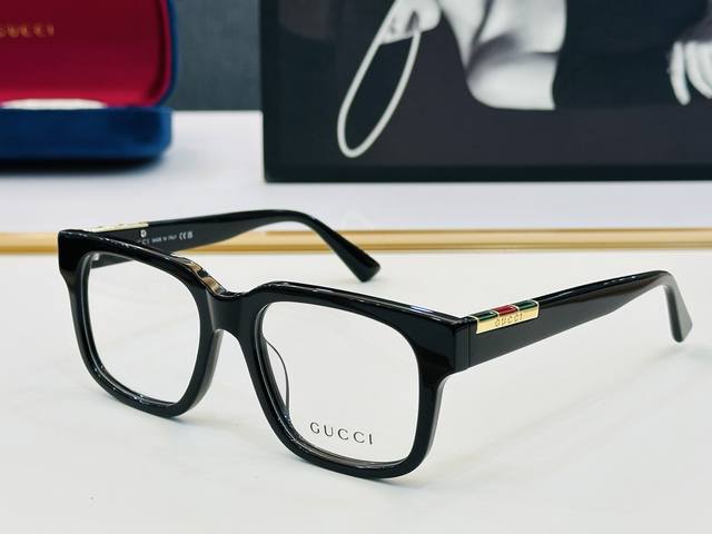 Gucci Gg1898O Size: 54Mm X 19-145Mm Frame With Z-Shaped Light-Reflecting Frame