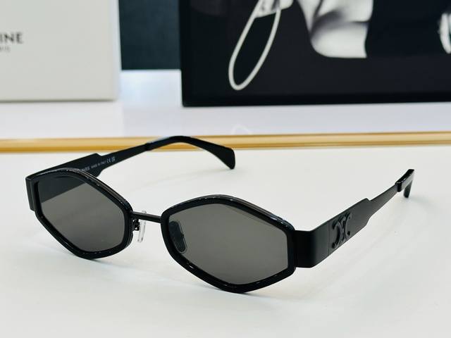 Celine Cl40330F Size: 54 Neck 21-145 A Consistently Popular Style With A Europea