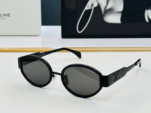 Celine Celine Cl40331F Size: 54Cm X 21Cm X 14.5Cm A Consistently Popular Style W